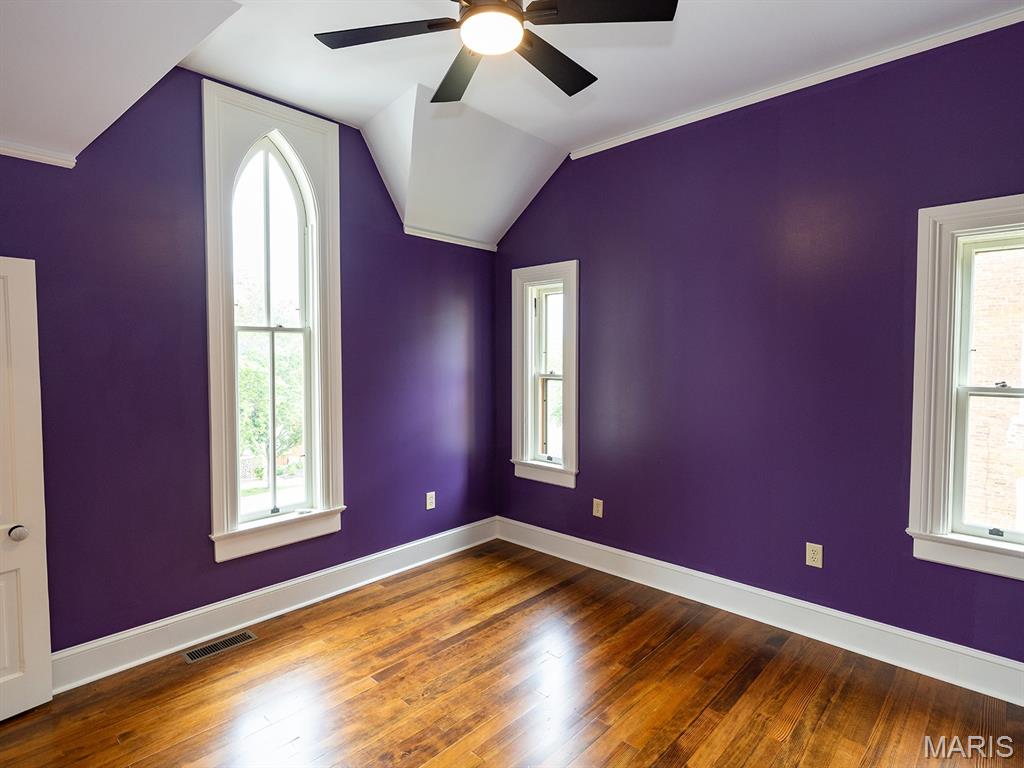 221 N 6th