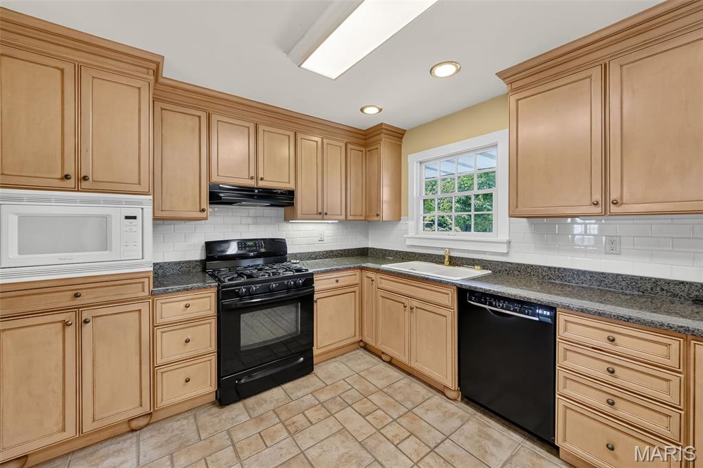 21716 Pike 9109