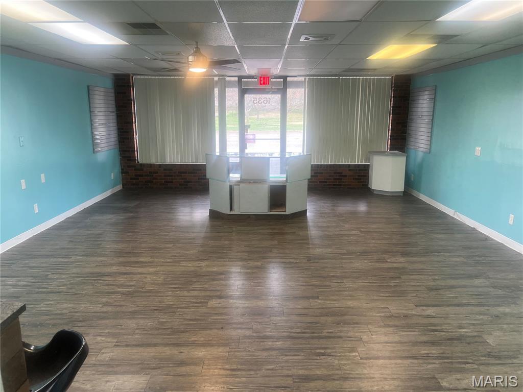 1635 N Hwy 6