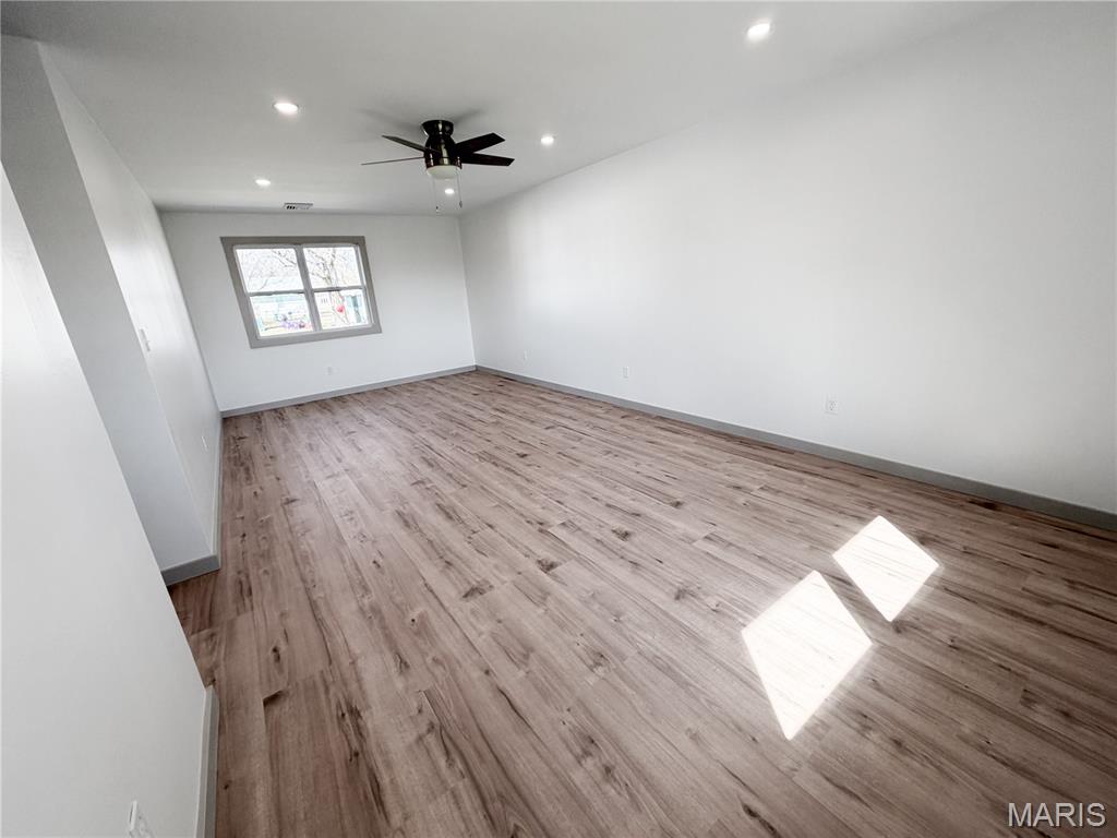 905 W Maple Street