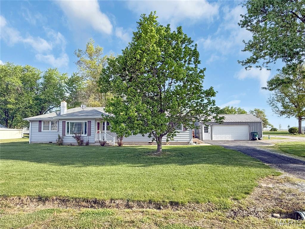 403 E Hawkins