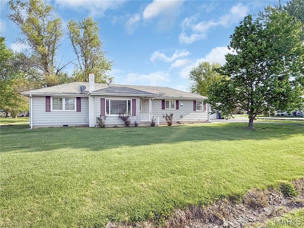 403 E Hawkins