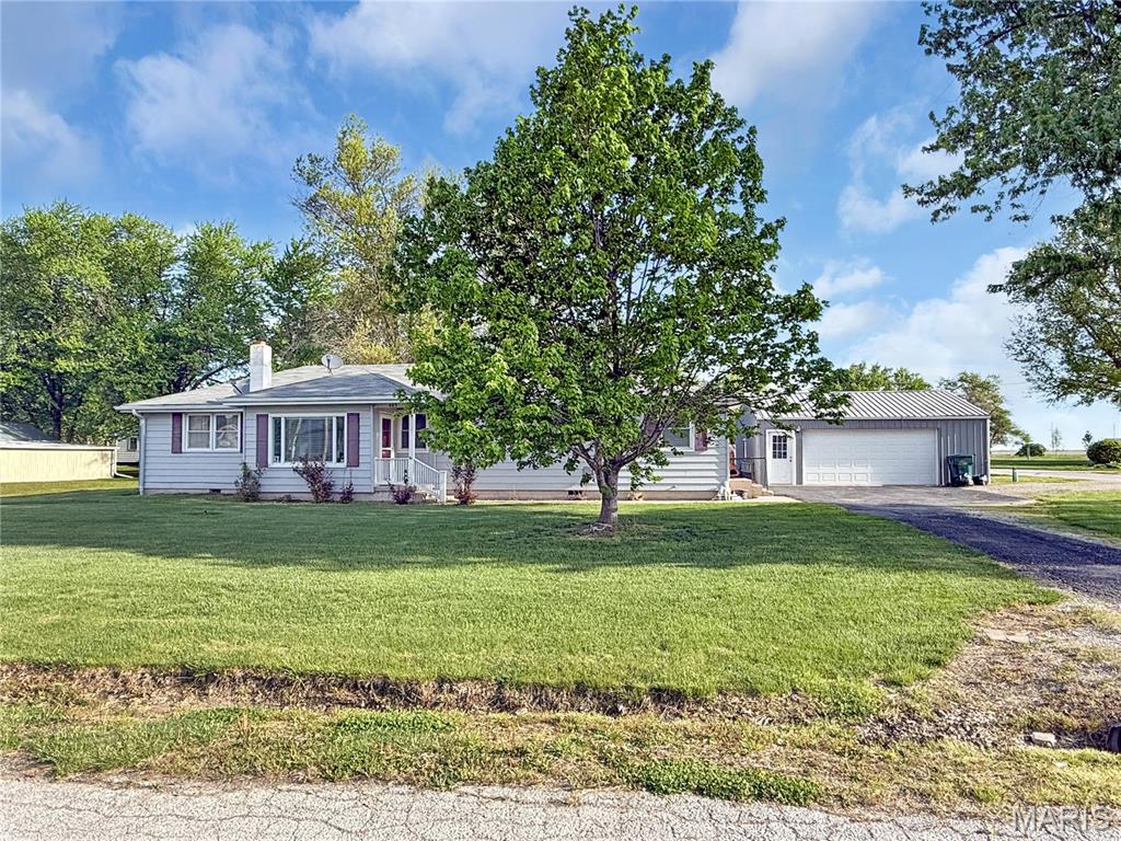 403 E Hawkins