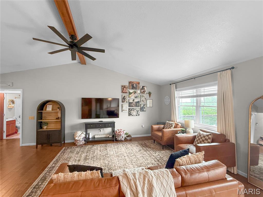 5687 Clear Creek Rd