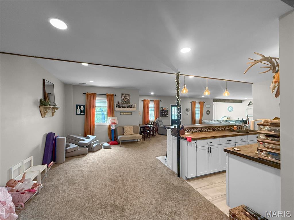 5687 Clear Creek Rd