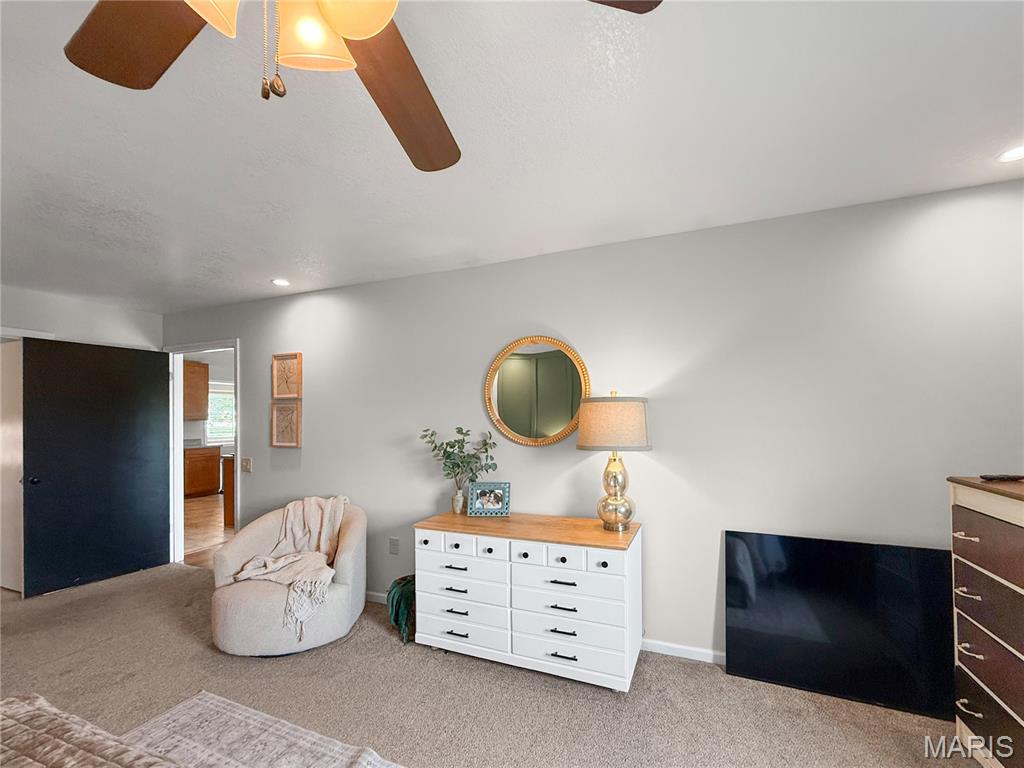 5687 Clear Creek Rd