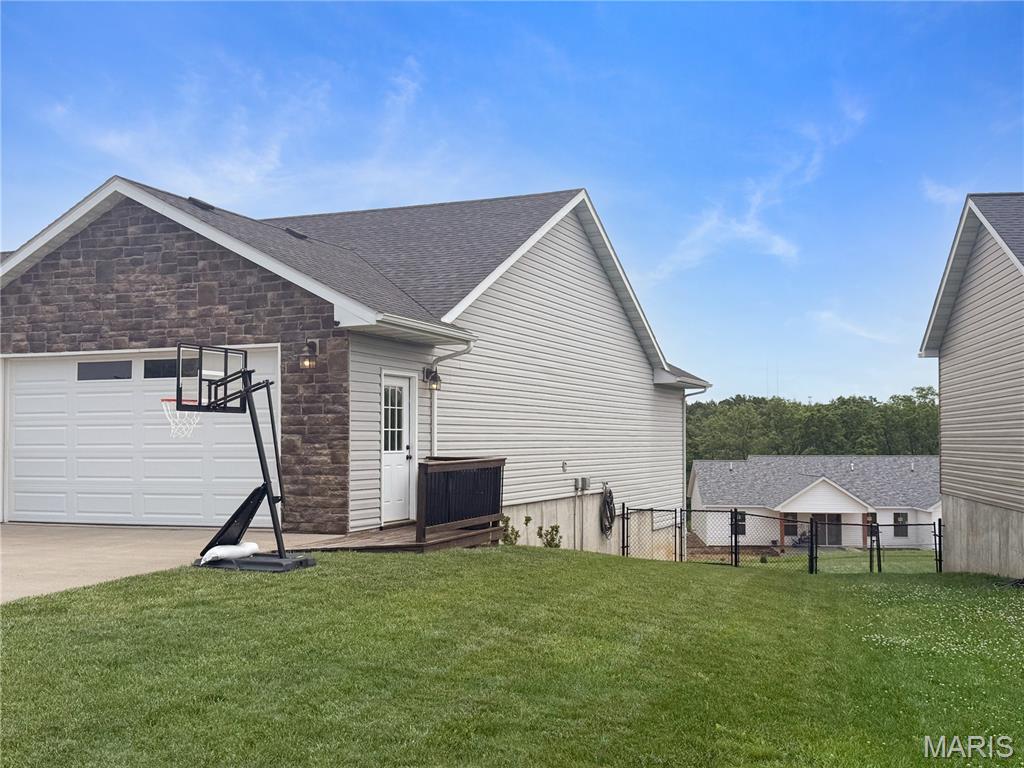 5687 Clear Creek Rd