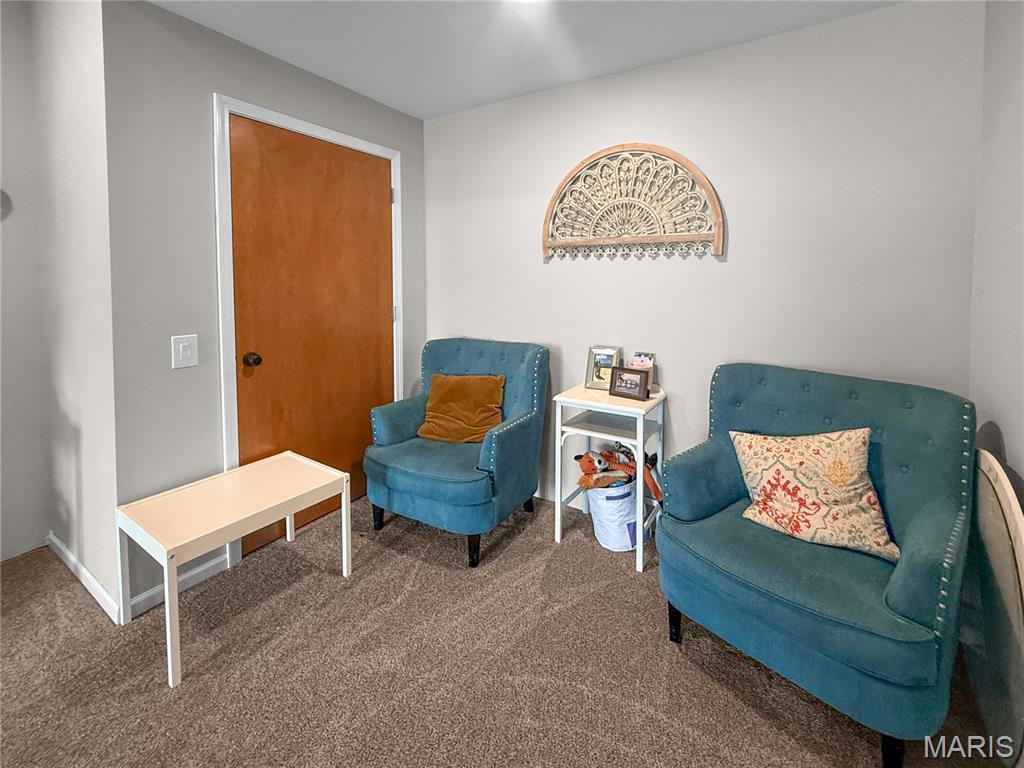 5687 Clear Creek Rd