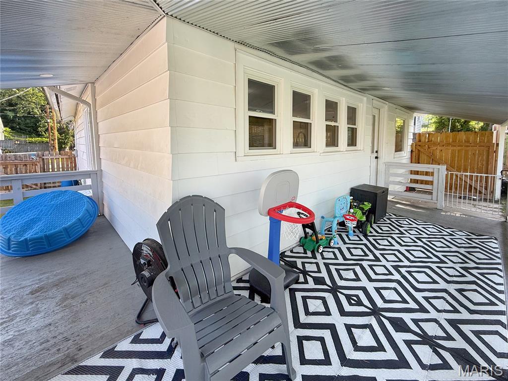 2713 Laclede