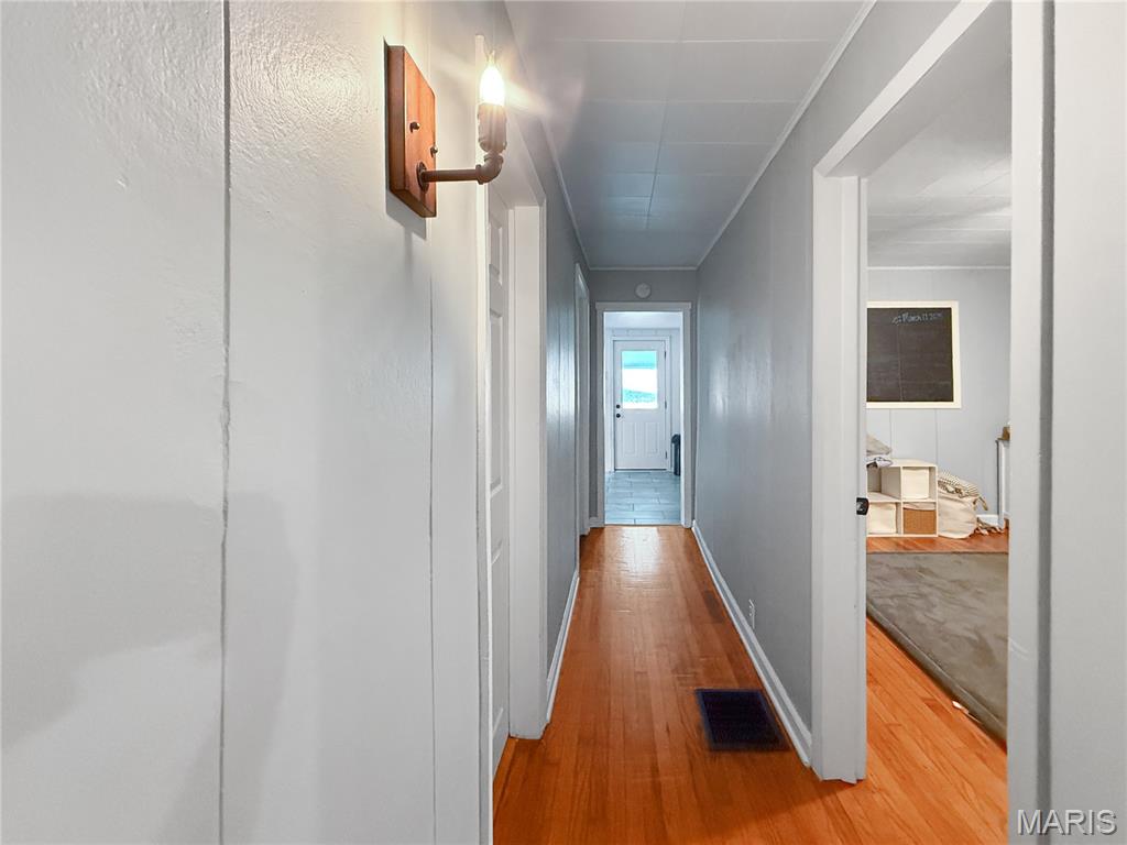 2713 Laclede