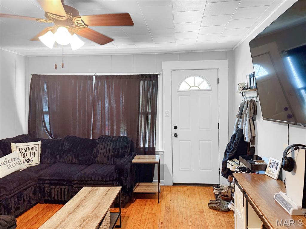 2713 Laclede