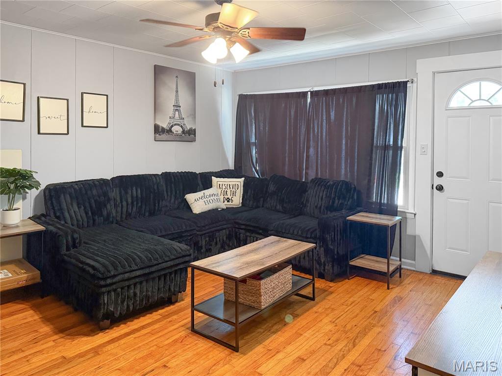 2713 Laclede