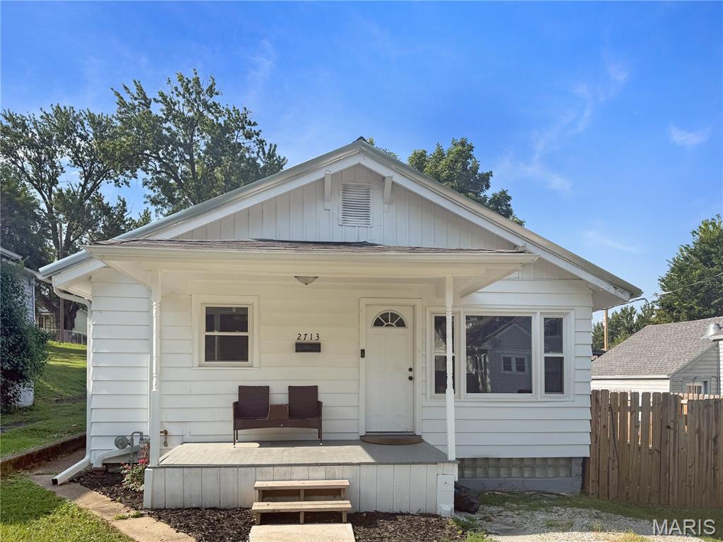 2713 Laclede