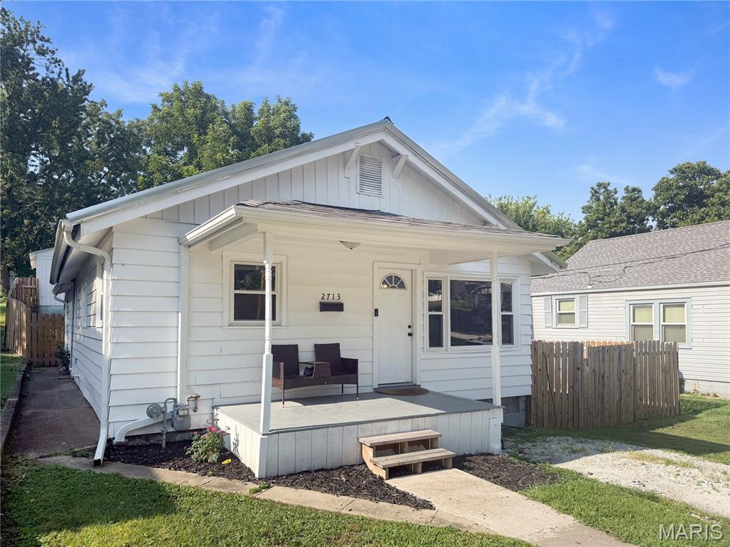 2713 Laclede