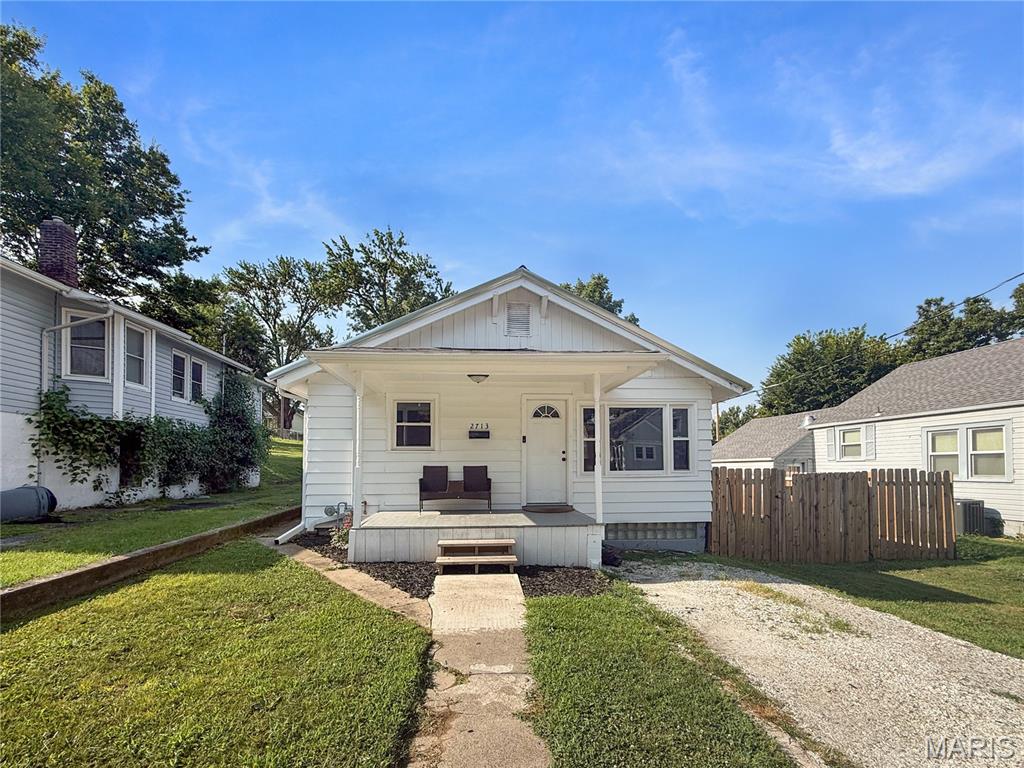 2713 Laclede