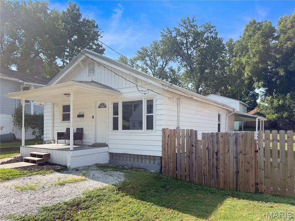 2713 Laclede