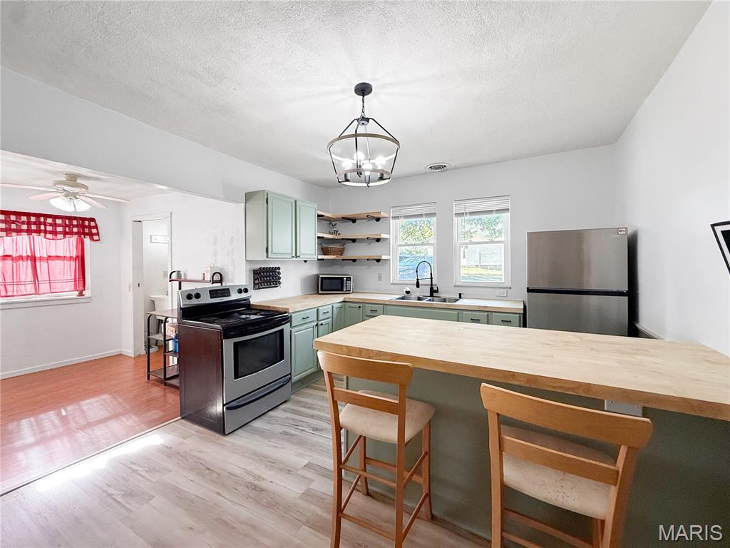 301 S Palmyra