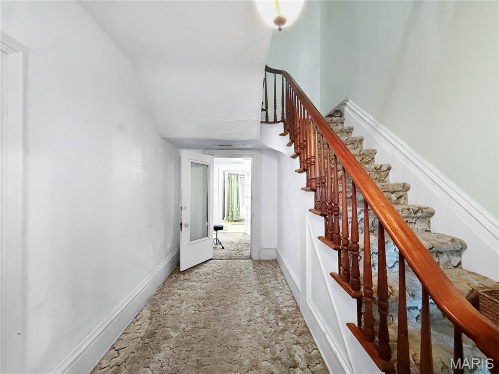 301 S Palmyra