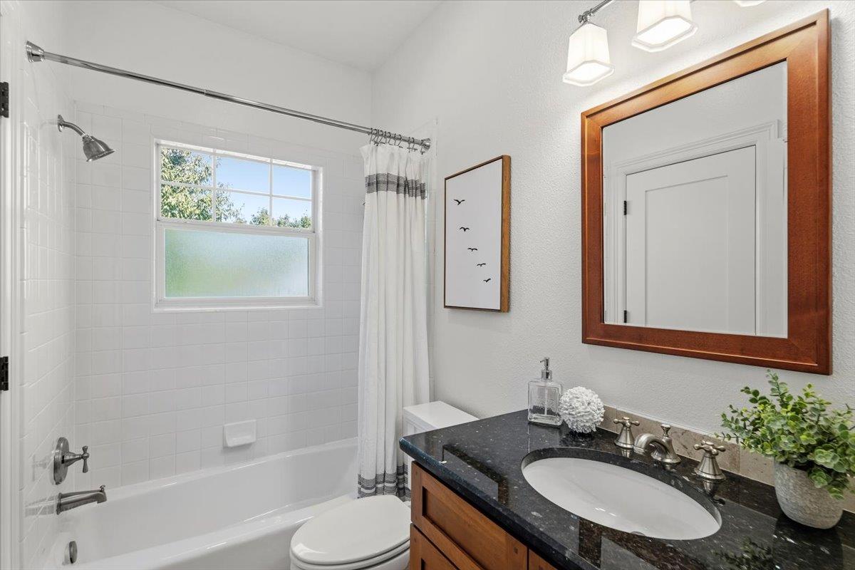 2707 Bartons Bluff LN