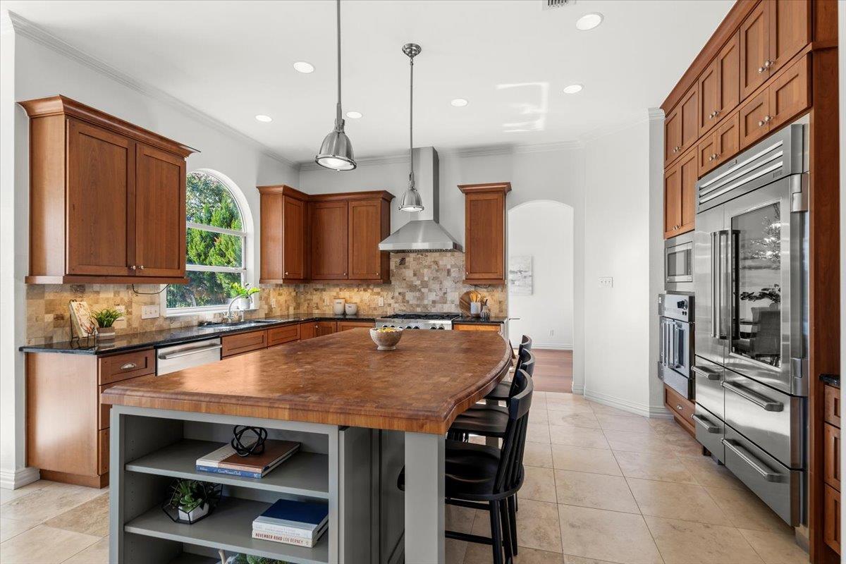 2707 Bartons Bluff LN