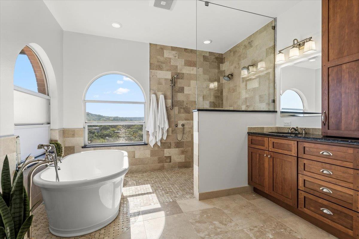 2707 Bartons Bluff LN