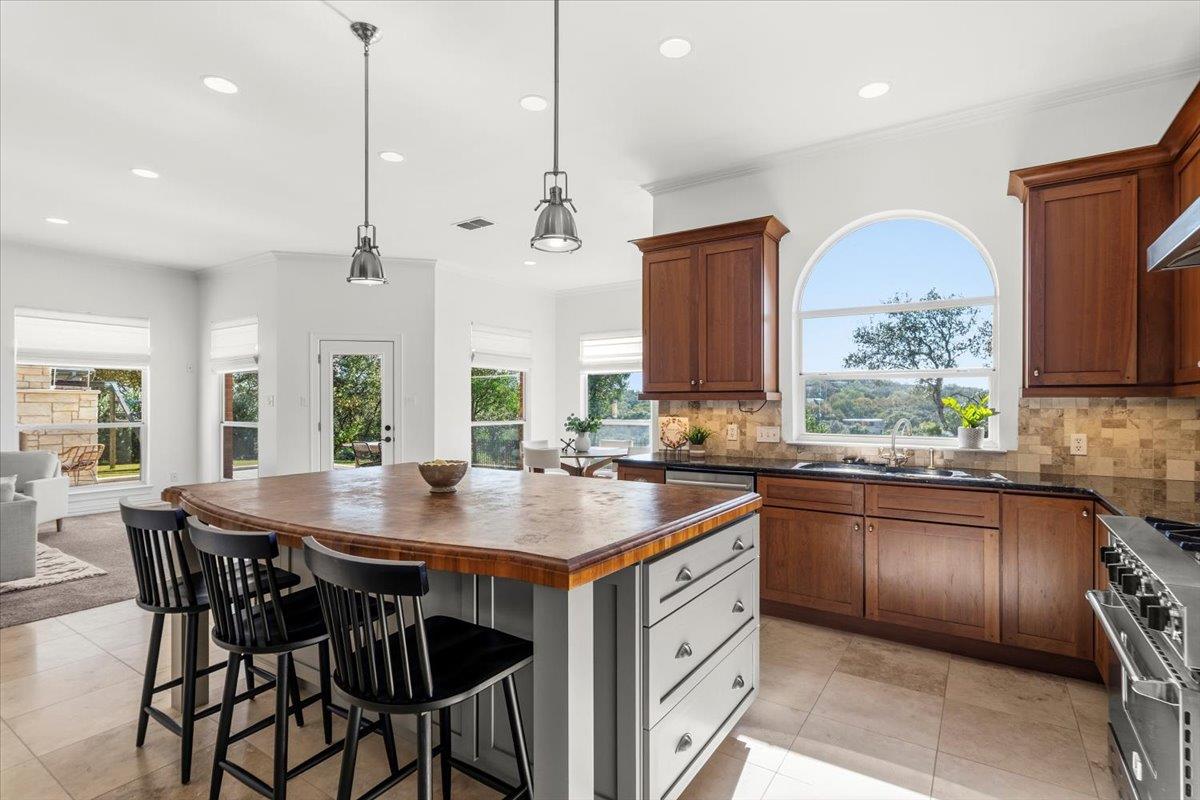 2707 Bartons Bluff LN