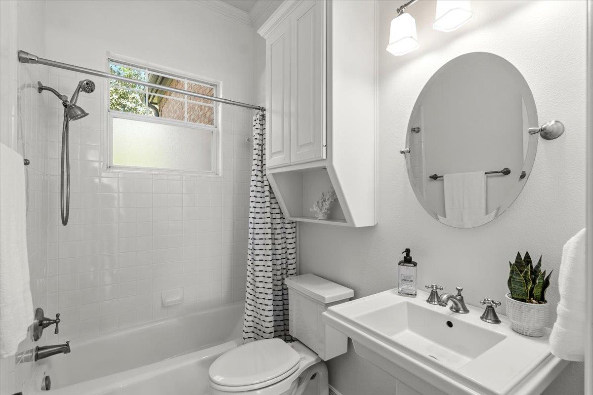 2707 Bartons Bluff LN