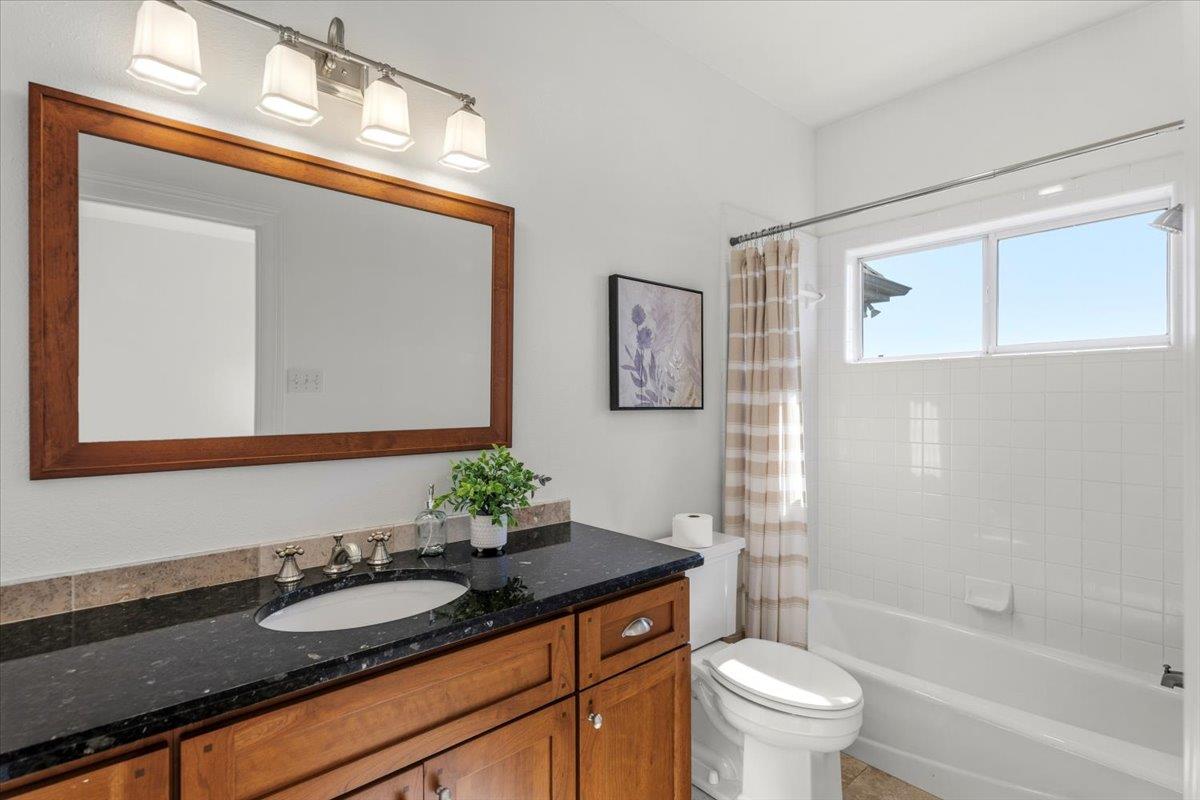 2707 Bartons Bluff LN