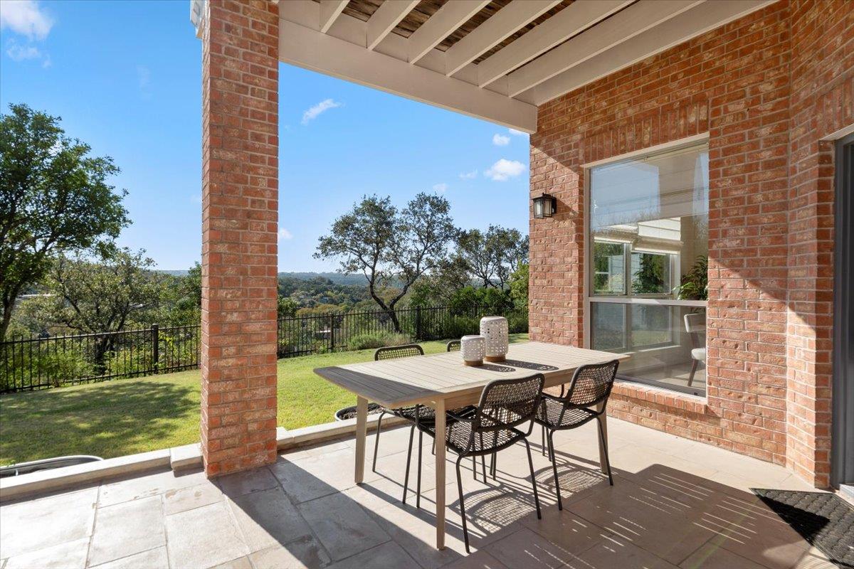 2707 Bartons Bluff LN