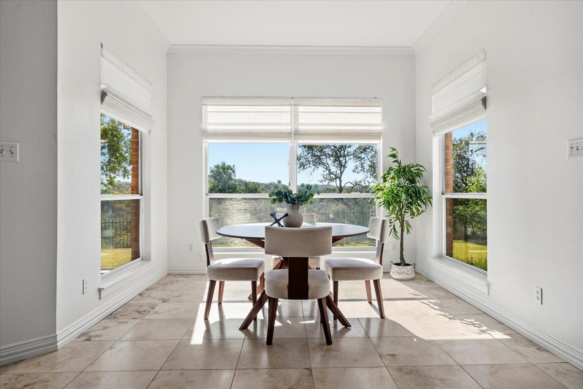 2707 Bartons Bluff LN