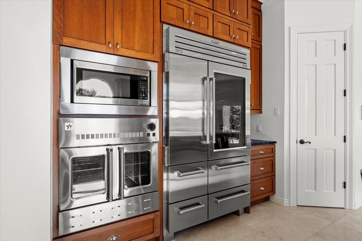 2707 Bartons Bluff LN