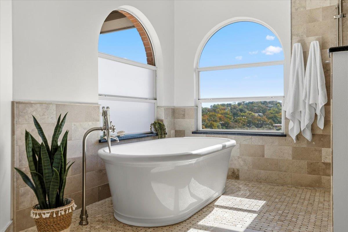 2707 Bartons Bluff LN