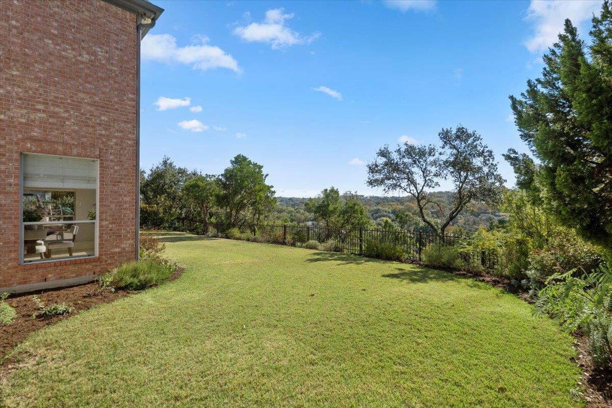 2707 Bartons Bluff LN