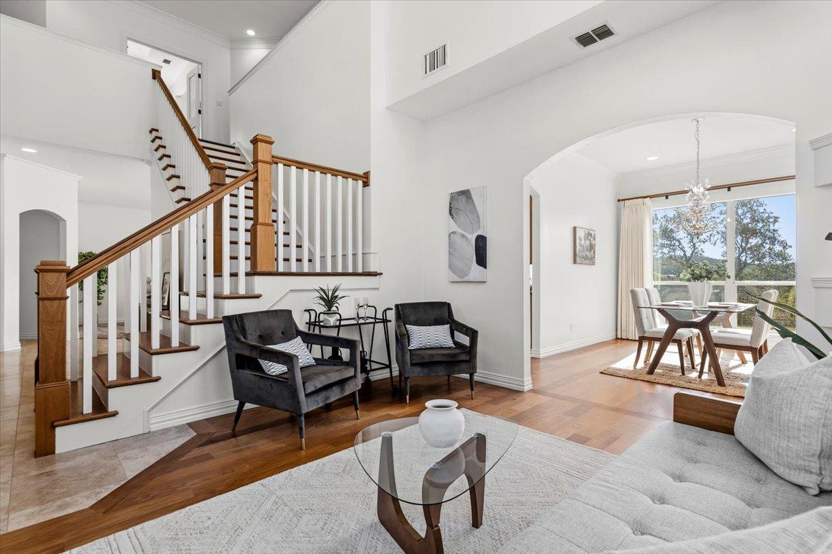 2707 Bartons Bluff LN