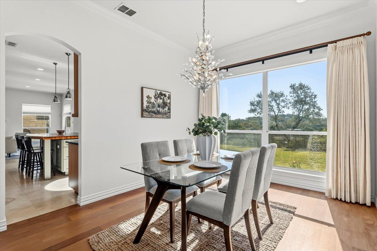 2707 Bartons Bluff LN