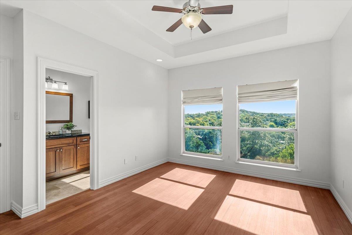 2707 Bartons Bluff LN