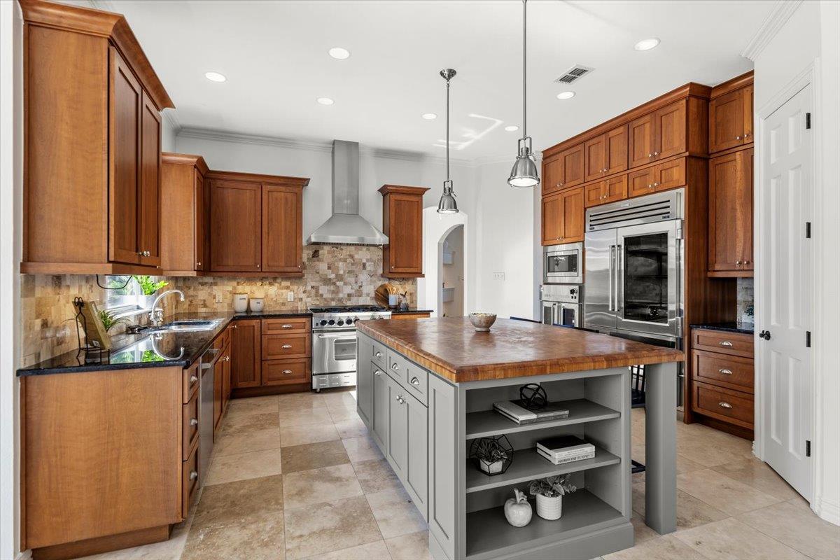 2707 Bartons Bluff LN