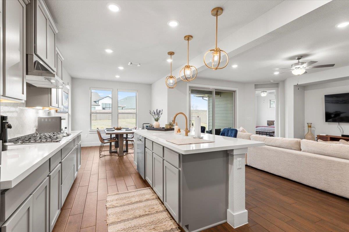7710 Ellas Inlet DR