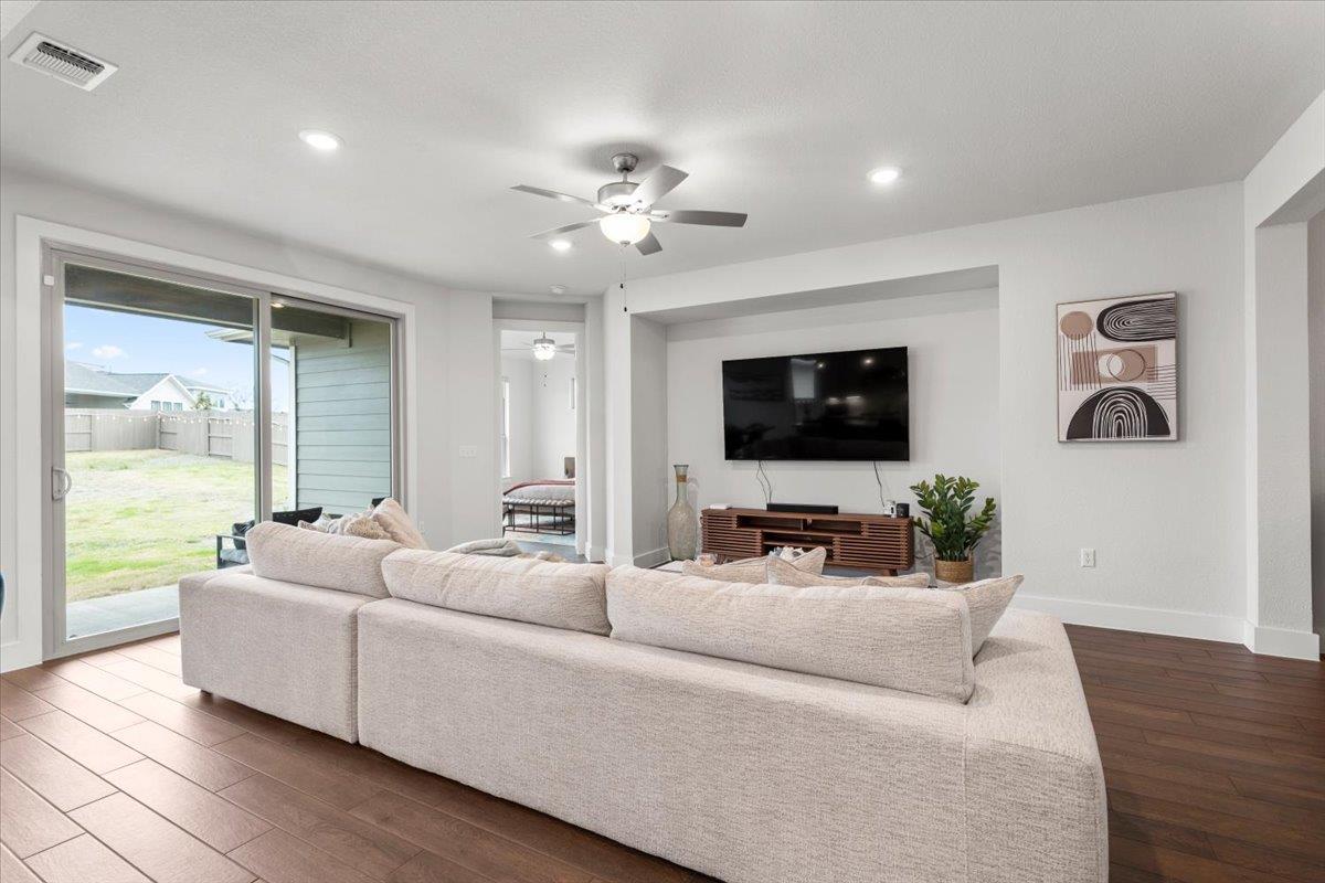 7710 Ellas Inlet DR
