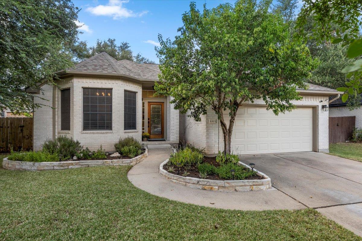 6303 Clairmont DR