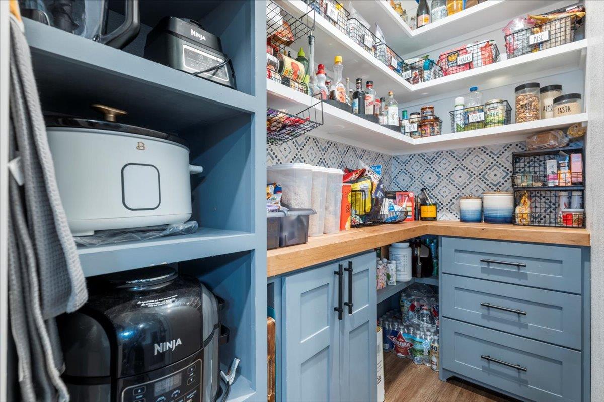 6401 Golden Bough LN, Pflugerville