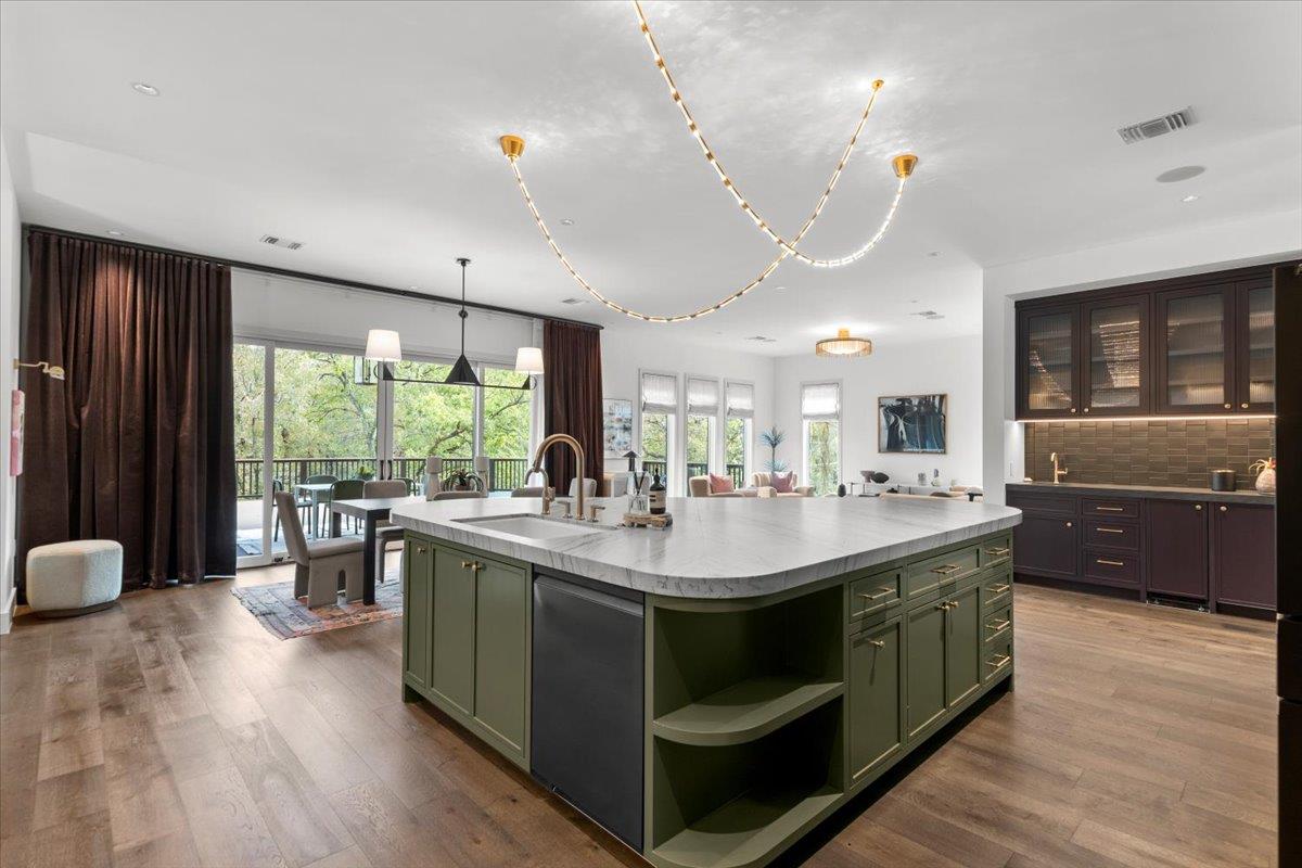 2200 W 9th ST, Austin