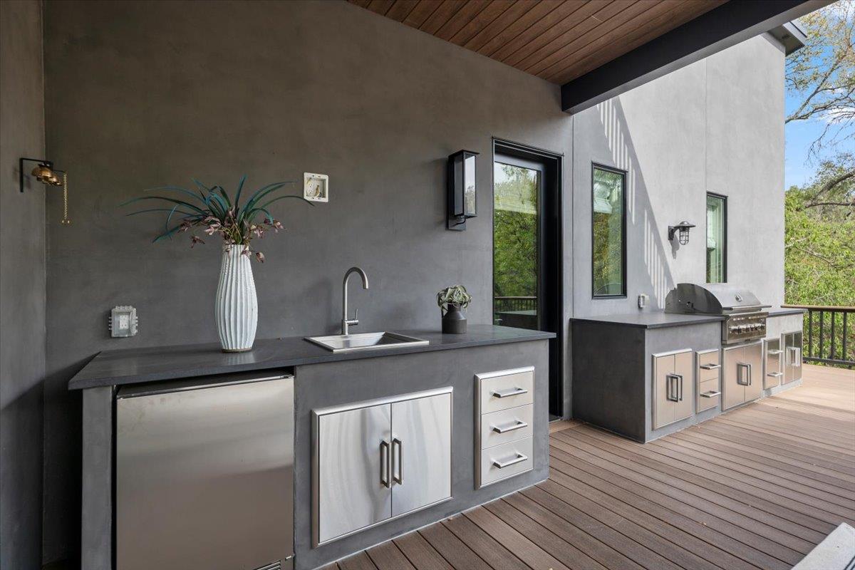 2200 W 9th ST, Austin