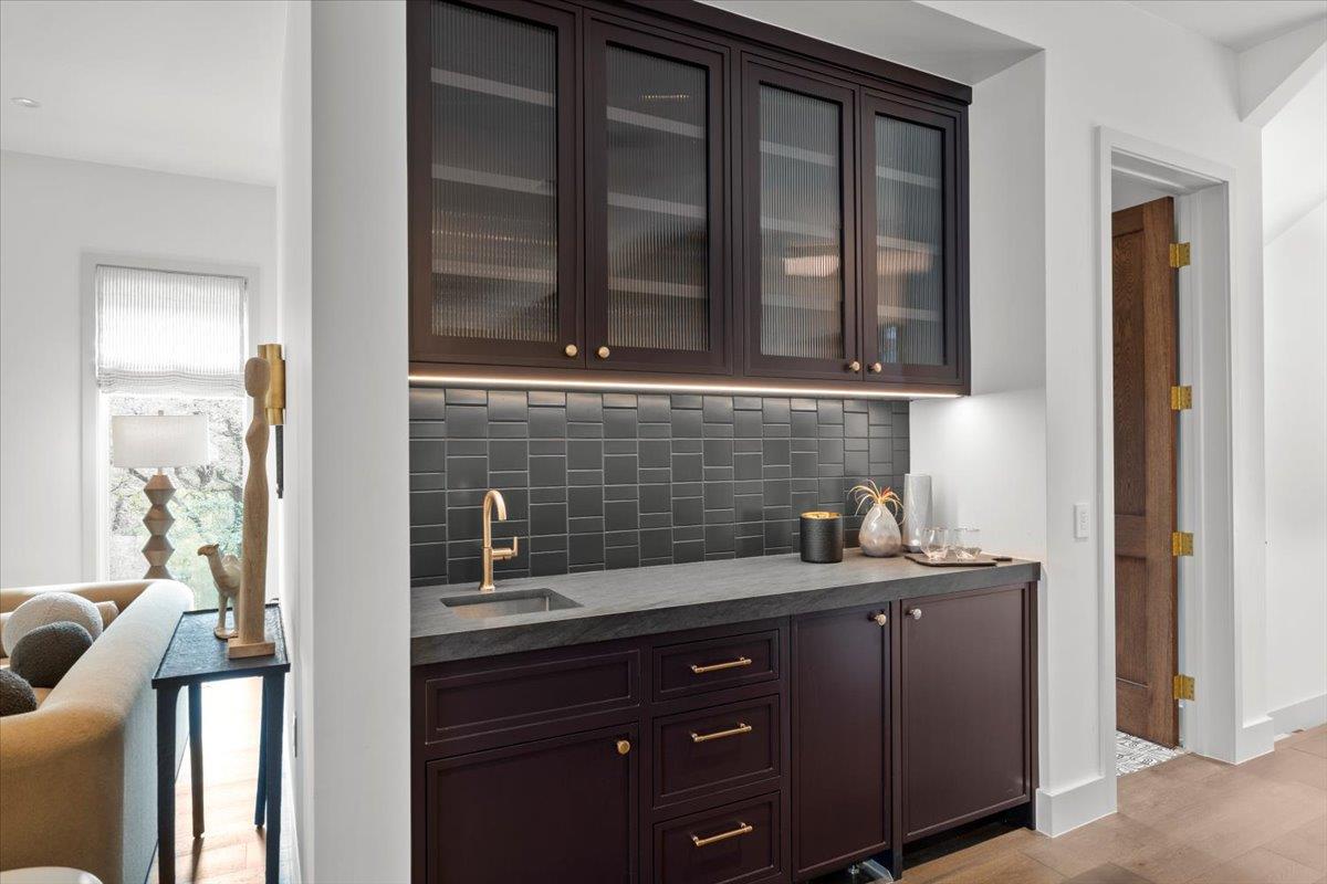 2200 W 9th ST, Austin