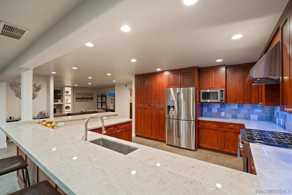 6678 Park Ridge Blvd