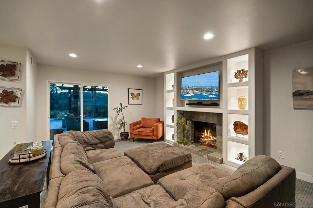 6678 Park Ridge Blvd