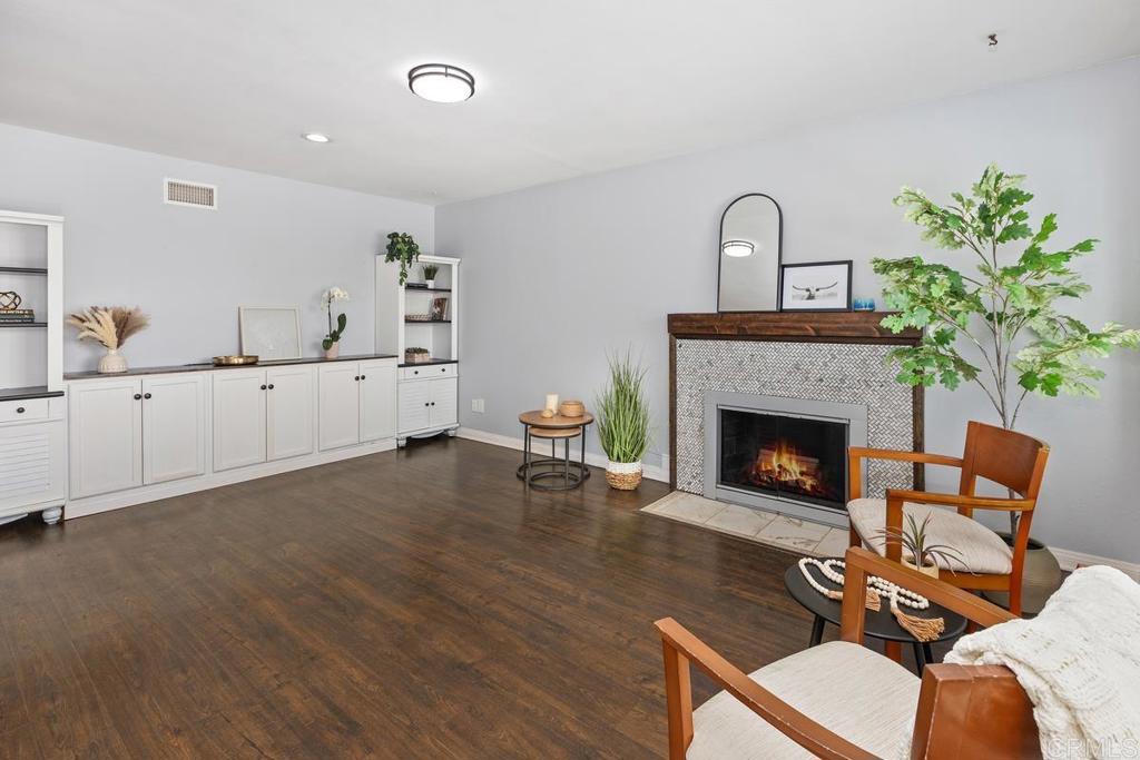 10010 Corkwood Avenue