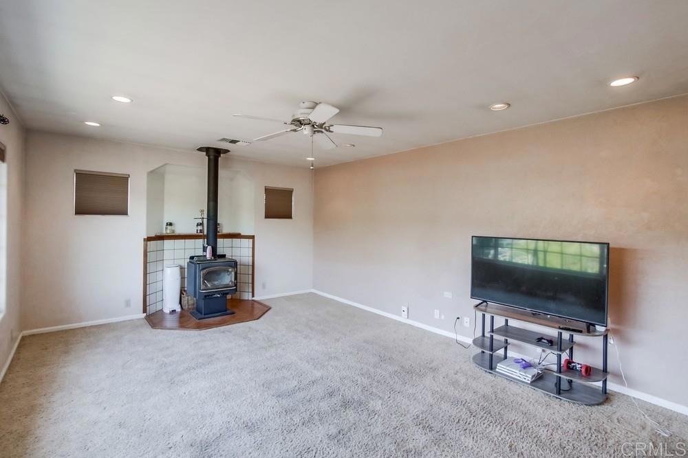 8910 Lakeview Road