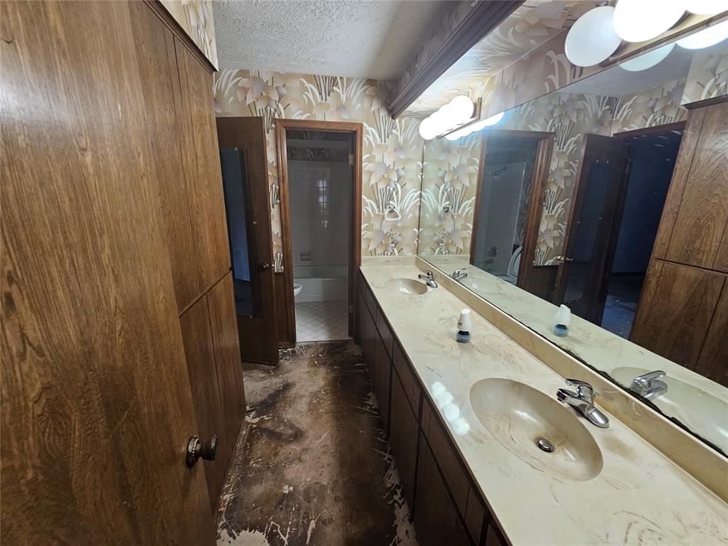 2011 Creighton Drive