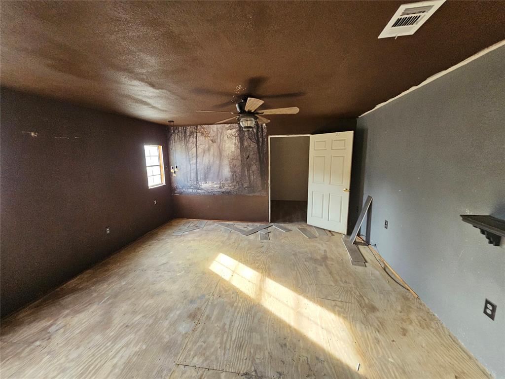 42 Greenbriar Avenue